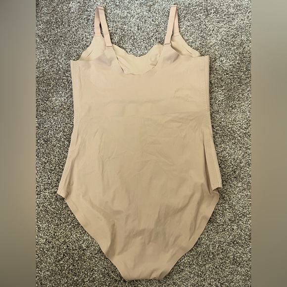 Women’s HoneyLove Cami Bodysuit Shape-Wear In Sand Tan Size 1X - Picture 7 of 9